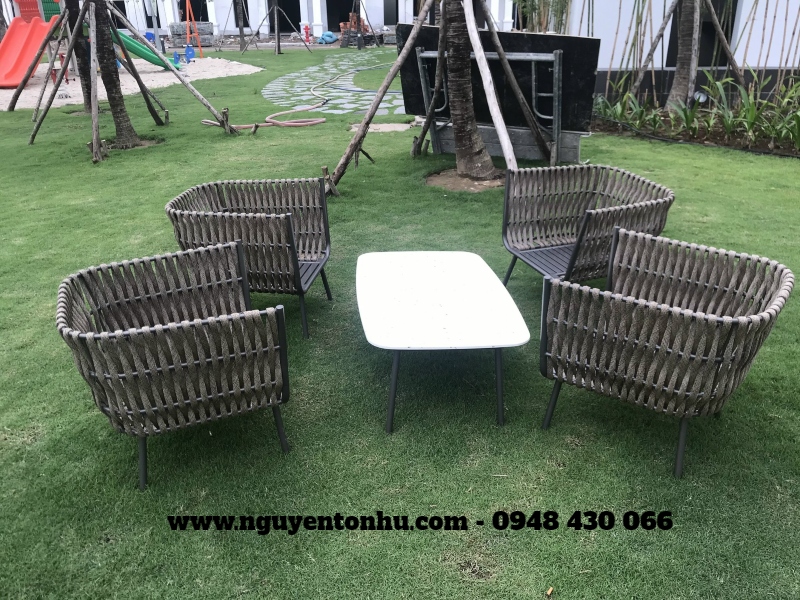 mẫu bàn ghế  ngoài trời đẹp